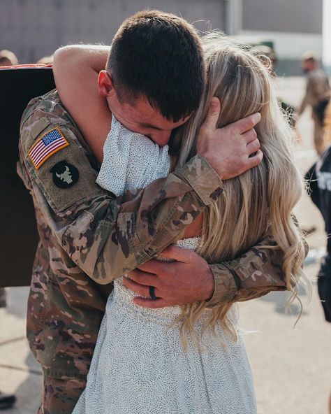 Military Relationships Aesthetic, Military Husband Aesthetic, Military Girlfriend Aesthetic, Military Couple Aesthetic, Military Boyfriend Aesthetic, Military Homecoming Pictures, Soldier Boyfriend, Construction Clothes, Marine Boyfriend