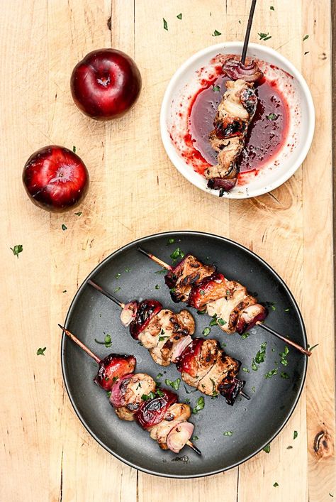 Pork Kebabs, Pork Kabobs, Pork Skewers, Plum Recipes, Plum Sauce, Kabob Recipes, Roasted Meat, Kebabs, Grilled Pork