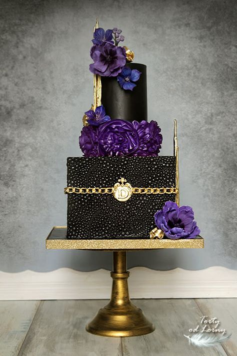 Elegant Black & Gold & Purple Cake 35 Birthday, Black And Gold Cake, Purple And Gold Wedding, 10 Cake, Cookie Decoration, Purple Cakes, Elegant Birthday Cakes, 50th Birthday Cake, Amazing Wedding Cakes