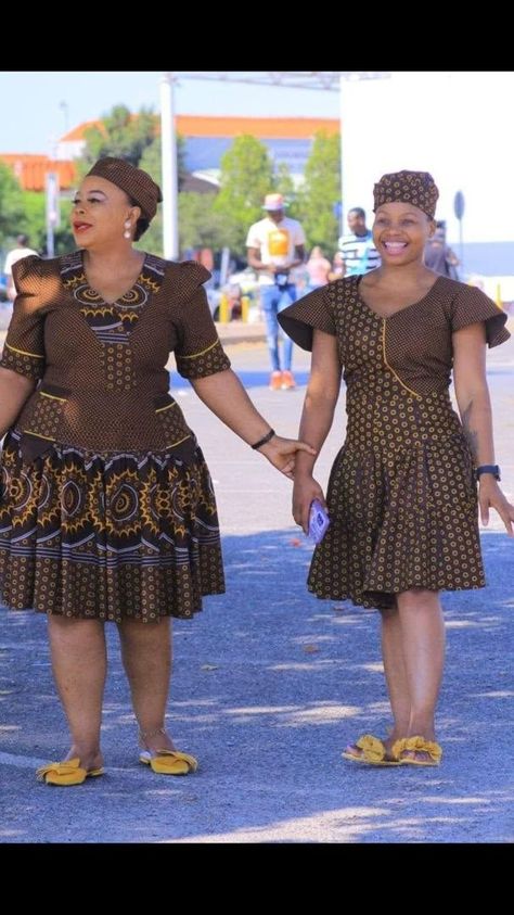 Leteisi Dress Patterns 2024, Seshoeshoe Dress Patterns, Seshweshwe Dresses Design Outfit, Makoti Dresses African Women, Pedi Dresses, Setswana Traditional Dresses, Shweshwe Dresses For Makoti, Shweshwe Dresses Patterns, Shweshwe Traditional Dresses