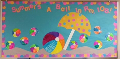 My summer school bulletin board for this year. The kids bingo dobbed bright colors onto paper plates to make beach balls. "Summer's a ball in Rm. 108!" Summertime Bulletin Board Ideas, Summertime Bulletin Boards, Summer Display Board Nursery, Beach Bulletin Board Ideas, Infants Crafts, Beach Bulletin Boards, Cheerleading Camp, School Wide Themes, Beach Theme Classroom