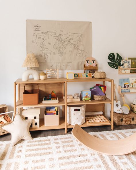 Natural Kids Room, Citizenry Rug, Montisorri Playroom Ideas Baby, Montessori Shelf Ideas, Scandinavian Playroom, Montessori Kids Room, Minimalist Playroom, Workspace Organization, Mid Century Modern Shelves