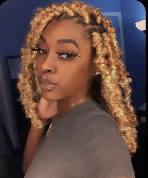 Faux Loc Colors Black Women, Butterfly Locs Jumbo, Butterfly Locs Black Women, Blond Butterfly Locs, Locs Black Women Hairstyles, Jumbo Butterfly Locs, Shoulder Length Butterfly Locs, Butterfly Locs Black, Blonde Butterfly Locs