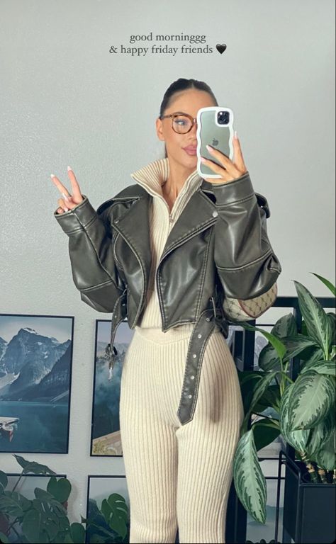 Brown Aviator Jacket Outfit, Beige Jacket Outfit, Perfect Winter Outfit, Winter Fashion Outfits Casual, Cold Outfits, Neue Outfits, Chill Outfits, Looks Chic, Looks Style