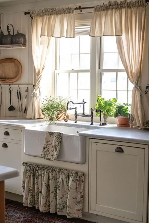 Country Cottage Kitchen Farmhouse Style, Old Timey Kitchen, Farmhouse Style Decorating Ideas, Kitchen Farmhouse Style, Vintage Kitchen Curtains, Above Kitchen Sink, Old Farmhouse Kitchen, Farmhouse Kitchen Curtains, Kitchen Vibes