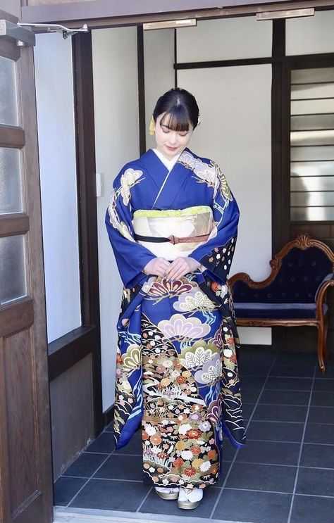 Blue Kimono Aesthetic, Light Blue Kimono Traditional, Dark Blue Kimono Traditional, Blue Yukata Women, Japanese Furisode Kimono, Kimono Japanese, Beautiful Kimonos, Rising Sun, Japanese Kimono