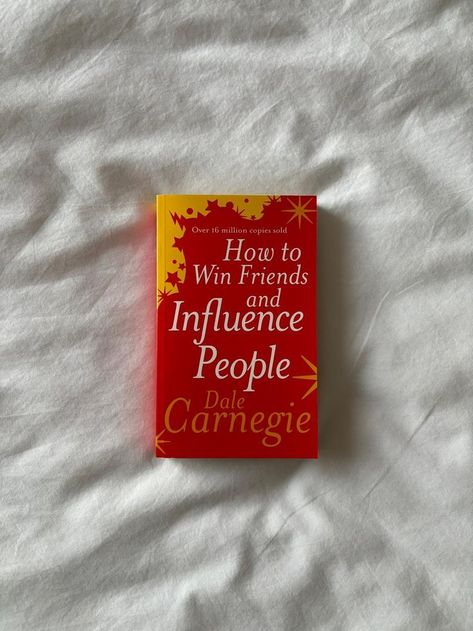 Unlock the power of positive influence with 'How to Win Friends & Influence People', transform your relationships, elevate your communication, and master the art of winning others over. Influence People, Best Self Help Books, Life Changing Books, Positive Influence, Unread Books, Student Goals, Recommended Books To Read, How To Influence People, Dale Carnegie