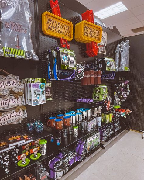 Spirit Halloween Store, Halloween Spirit Store, Stranger Things Merchandise, Halloween Room, Halloween Room Decor, Beetlejuice Beetlejuice, Fall Bucket List, Halloween Store, Scary Movie