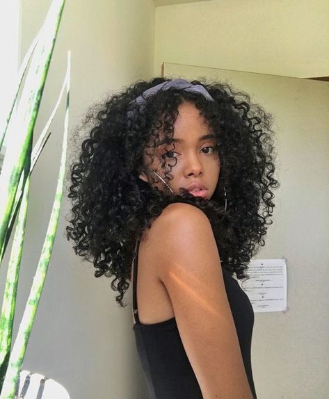 Curly Hairstyles For Black Women Aesthetic, Cute Black Women, Pretty Curly Hair, 3c Hairstyles, Natural Human Hair Extensions, Curly Haircut, Curly Bob Wigs, Remy Human Hair Extensions, Scene Hair