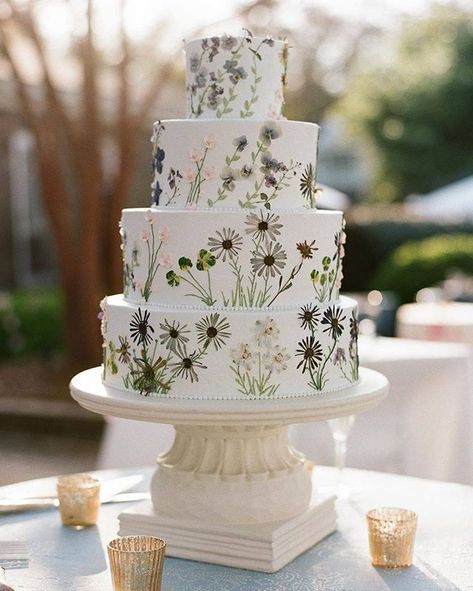 Edible Flower Cake, Vintage French Wedding, Pressed Flower Wedding, Botanical Cake, Flower Wedding Cake, Edible Flowers Cake, Middleton Lodge, Cake Dessert Table, Wedding Reception Seating