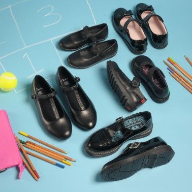 Back to School Style Back To School Flatlay, Still Life Shoes, Shoe Advertising, Back To School Shoes, Back To School Hacks, Packed Lunch, Make School, Product Shots, School Style