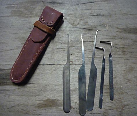 Lockpick tool set made from bandsaw blades Lock Pick Set, Lock Pick, Claire Redfield, Jill Valentine, The Tools, Survival Gear, Everyday Carry, Tactical Gear, Bushcraft