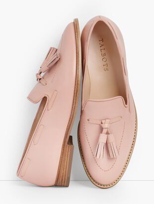 Leighton Tassel Loafers - Nappa Nb Shoes, Loafers Outfit, Virtual Walk, Classy Lady, Female Shoes, Winter Styles, Wardrobe Planning, 3 Shoes, Shoes Sale