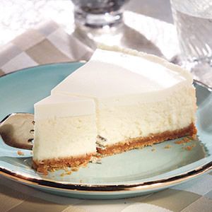 Filling 2 – 8oz. pkgs. Cream cheese ½ C. Sugar 3 Eggs (Lg.) 1 Tsp. Vanilla Extract Topping 1 Pint of Sour Cream ¼ C. Sug... Cheesecake Classic, Perfect Cheesecake Recipe, Italian Ricotta Cookies, Sour Cream Desserts, Sour Cream Cheesecake, American Cheesecake, Philadelphia Torte, Ricotta Cookies, The Cheesecake Factory