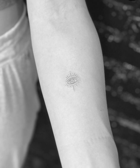 Fine Line Eye Tattoo, Ojo Turco Tattoo, Tattoo Collage, Eyeball Tattoo, Tiny Tats, Dainty Tattoos, Subtle Tattoos, Eye Tattoo, Tattoo Inspo