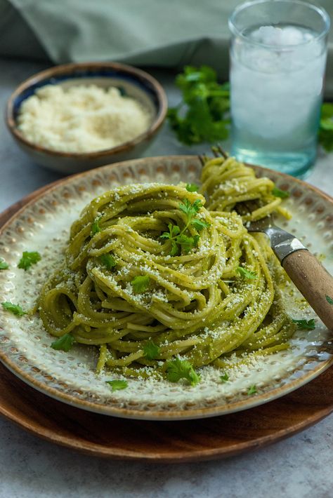 Tallarines a la Poblana | Roasted Poblano Pasta - Nibbles and Feasts Poblano Pepper Pasta, Pasta Poblana, Poblano Pasta, Spicy Spaghetti, Latino Food, Lenten Recipes, Roasted Poblano Peppers, Roasted Poblano, Cooking Mama