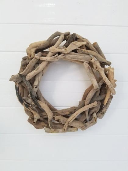 Driftwood Wreath Diy, Wreath Ideas For Front Door, Seaside Wreath, Summer Wreath Ideas, Sunflower Burlap Wreaths, Driftwood Wreath, Diy Beach Decor, Coastal Wreath, Starfish Decor