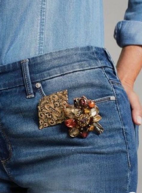 obsessions-fashion-brooches-on-jeans Vegan Leather Skirt, Vintage Celluloid, Native American Turquoise, Antique Brooches, Brooch Jewelry, Amethyst Jewelry, Minimalist Jewelry, Look Cool, Jewelry Trends