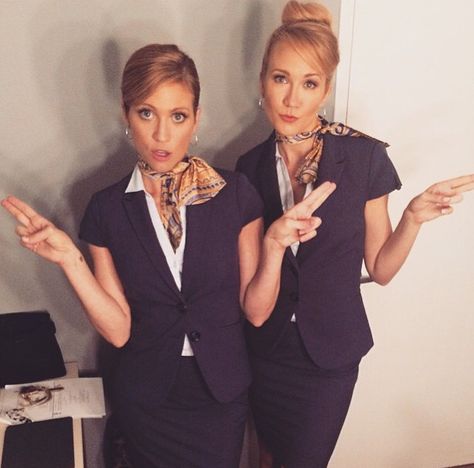 Aubrey and Chloe Brittany Snow Pitch Perfect, Pitch Perfect Costume, Chloe Pitch Perfect, Pitch Perfect Chloe, Pitch Perfect Cast, Pitch Perfect Outfits, Britanny Snow, Anna Kendrick Pitch Perfect, Pitch Perfect Movie