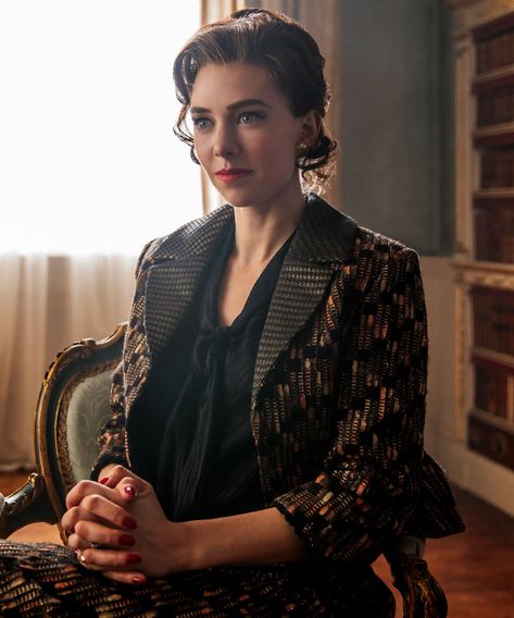 The Crown's Princess Margaret Gave One Of The Greatest Breakup Speeches In TV History+#refinery29 Margaret The Crown, Vanessa Kirby The Crown, The Crown Season 2, Princesa Margaret, Crown Netflix, The Crown Series, The Crown Season, Tv Clothes, Vanessa Kirby