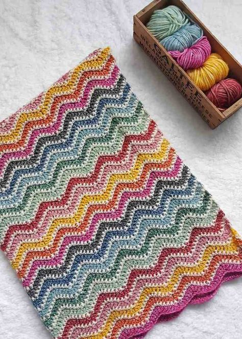 Easy Ripple Crochet Blanket - Sunny Ripple - Annie Design Crochet Ripple Crochet Blanket, Crochet Rows, Ripple Stitch Crochet, Ripple Crochet, Crochet Ripple Afghan, Crochet Ripple Pattern, Blanket Dress, Crochet Blanket Chevron, Crochet Ripple Blanket