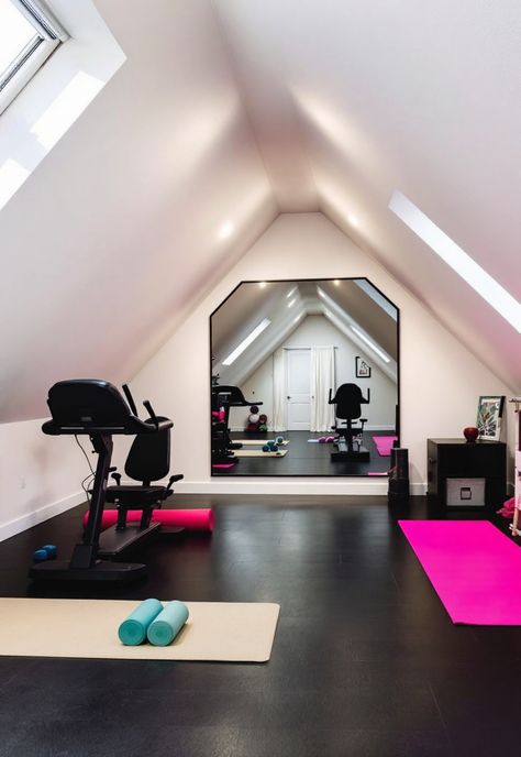 Small attic room ideas Attic Yoga Studio, Attic Workout Room, Home Gym Attic, Attic Gym Ideas, Attic Gym, Small Attic Room Ideas, Gym Room Ideas, Secret Attic, Attic Inspiration