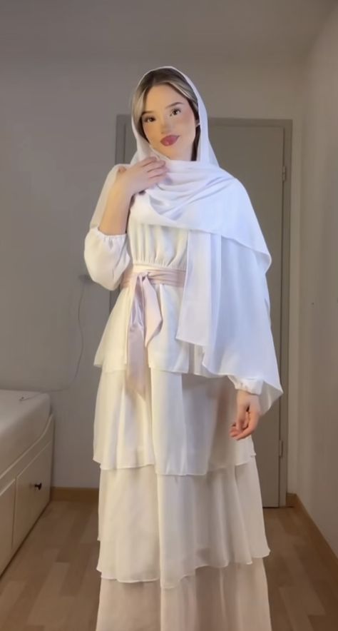 Christian Veiling, Modest Feminine Outfits, Christian Outfits Modesty, Christian Modest Outfits, Modest Fashion Christian, Christian Veils, Girl Fashion Style, Modesty Outfits, Modest Fits