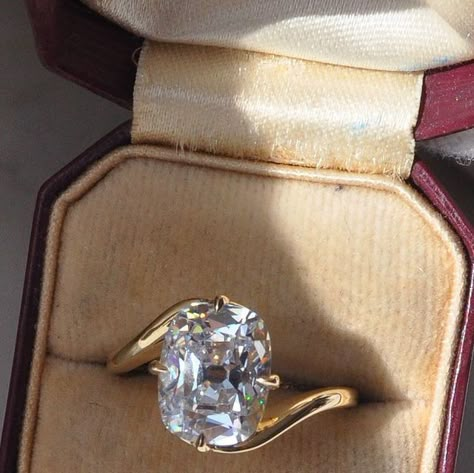 Ashley Zhang Jewelry on Instagram: "Old mine cut diamond Serra Ring" Ashley Zhang Jewelry, Old Mine Cut Diamond Ring, Cool Girl Engagement Rings, Old Fashioned Engagement Rings, Old Mine Cut Engagement Ring, Aesthetic Engagement Ring, Unique Gold Engagement Rings, Ring Inspo, Cute Engagement Rings