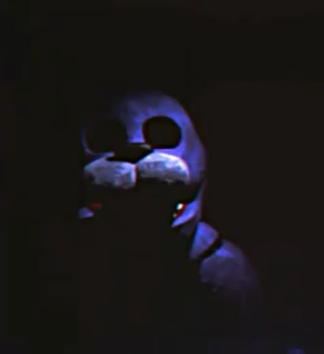 Bonnie Fnaf Aesthetic, Fnaf Scary Creepy, Creepy Stare, Creepy Fnaf, Fnaf Horror, Fnaf Vhs, Fnaf Aesthetic, Fnaf Photos, Fnaf Jumpscares