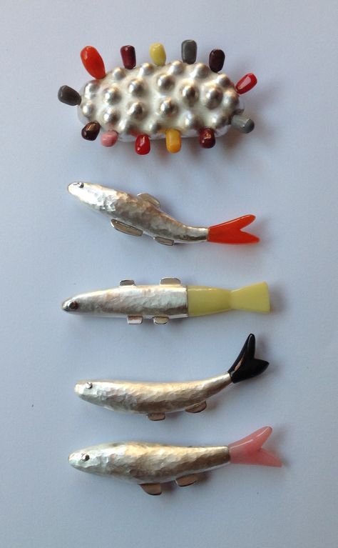 Ceramic And Silver Jewelry, Silver Clay Ideas, Silver Clay Jewelry Ideas, Ceramic Fashion, Resin Brooch, Fish Brooch, Fish Jewelry, Silver Clay, Silver Brooch