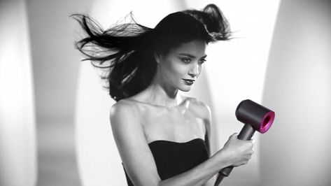 Dyson shows how they have 'rethought' the design of the hairdryer with the Dyson Supersonic. Dyson Hairdryer, Dyson Technology, Supersonic Hair Dryer, Dyson Hair Dryer, Dyson Supersonic, Best Hair Dryer, Hair Dryers, Hair Spa, Blow Dryer