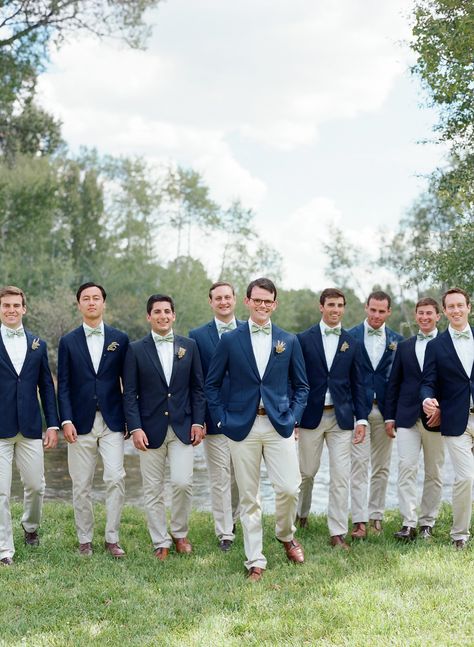 29 Stylish Groomsmen from Real Weddings Khaki Groomsmen, Navy Groomsmen, Wedding Centerpieces Diy Rustic, Rustic Wedding Groomsmen, Rustic Wedding Foods, Wyoming Wedding, Rustic Wedding Colors, Groomsmen Looks, Airy Wedding