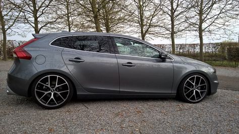 Update: V40 D4 Momentum R-Design 19" BBS/KW V2 - Volvo V40 Forums Volvo V40 R Design, Alternative Men, Car Iphone Wallpaper, R Design, Volvo V40, Mirror Covers, Volvo Cars, Station Wagon, Black Mirror