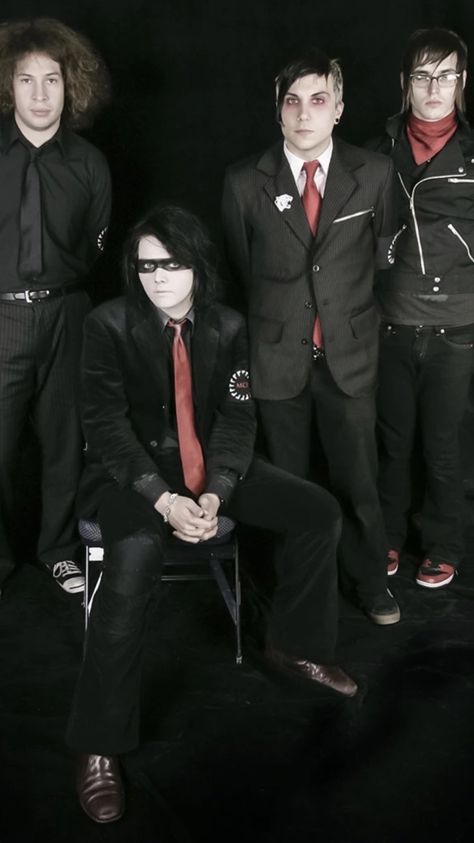 Mcr Band Photos, Revenge Era Mcr, Mcr Revenge Era, Mcr Revenge, Mcr Black Parade, Mcr Band, Twilight Photos, I Love Mcr, Band Pictures