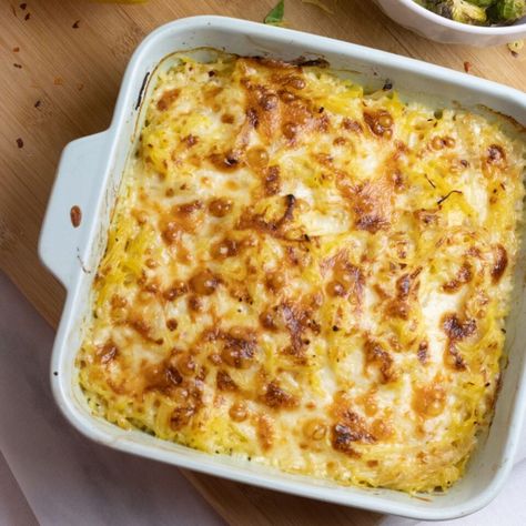 Spaghetti Squash Au Gratin Recipe - Top Recipes Spaghetti Squash Au Gratin Keto, Spaghetti Squash Thanksgiving, Spaghetti Squash Side Dish Recipes, Spaggeti Squash Recipes, Spaghetti Squash Casserole Recipes, Recipes With Spaghetti Squash, Spaghetti Squash Side Dish, Keto Squash, Spaghetti Squash Au Gratin