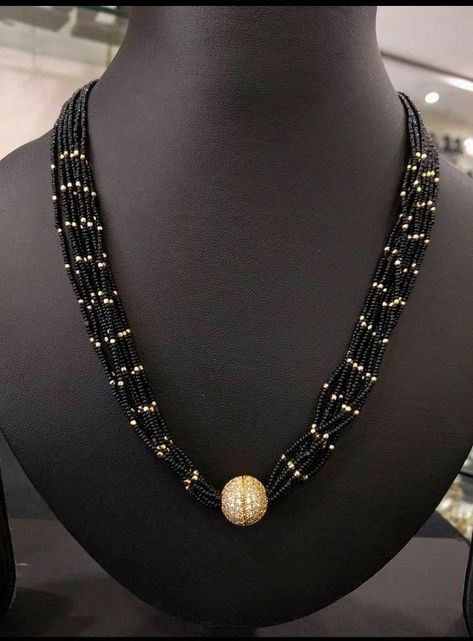 Black Beads Haram Designs, Black Beads Indian Jewellery, Black Beads Models, Black Beads With Pearls, Black Beads Jewellery Designs, Black Beads Necklace Designs, Simple Black Beads Chain, Gold Chain With Black Beads, Chain With Black Beads