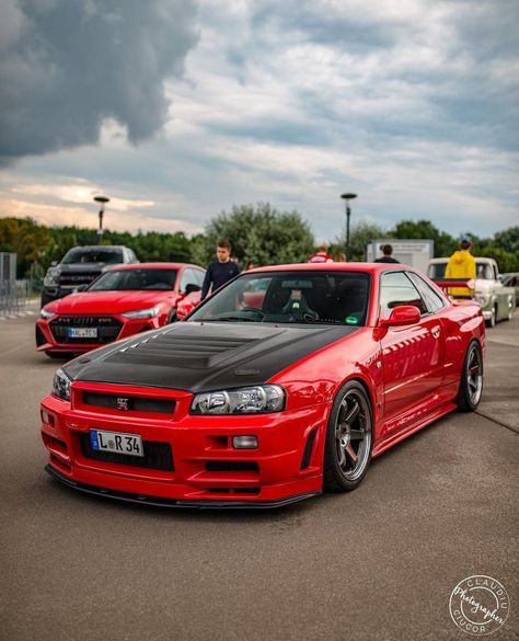 Red Skyline R34, Red Nissan Skyline R34, Red Nissan Gtr, Cars Pc Wallpaper, Old Muscle Cars Wallpaper, Nissan Gtr 34, Gtr 34, Nissan Gtr R32, Nissan R