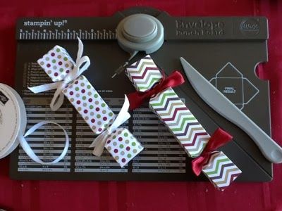 Stamping Joy: Things to do with the new envelope punch board from Stampin' Up! Magic Wallet Tutorial, Envelope Punch Board Projects, Gift Box Punch Board, Envelope Maker, Christmas Treats Holders, Fancy Fold Card Tutorials, Christmas Cracker, Memory Crafts, Paper Bow