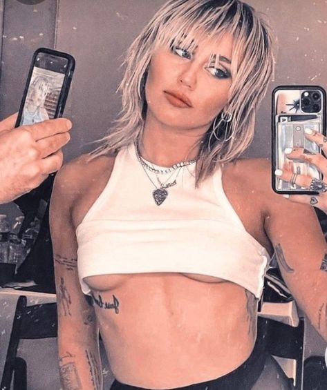 Miley Cyrus Hair Mullet, Miley Mullet Hair, Miley Cyrus Shag Hair, Miley Mullet, Bleach Out Hair, Blonde Mullet Women, Miley Cyrus Mullet, Hair Dye White, White Hair Dye