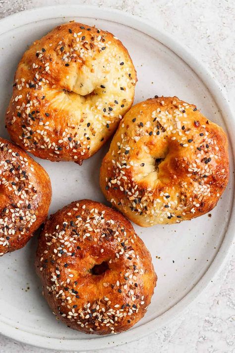 Airfryer Bagels, Low Calorie Bagels, Air Fryer Protein, Air Fryer Bagels, Protein Bagels, Food Prepping, Low Carb Bagels, Bagel Toppings, Low Carb Meats