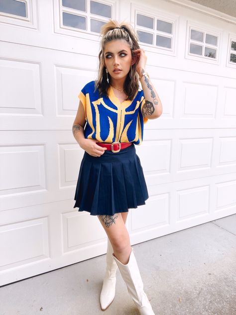 Styling my Steady Hands Kurapika vest #kurapika #kurapikakurta #hxh #hunterxhunter #animeoutfits #animefashion #animeinspiredoutfit Kurapika Inspired Outfit, Kurapika Outfit, Steady Hands, Character Ideas, Anime Inspired, Anime Outfits, Cheer Skirts, Skater Skirt, Dream Closet