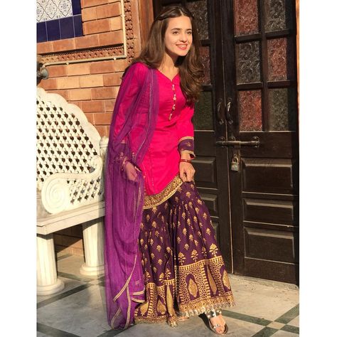 S M I L E 💖 @zahraahmadofficial #kahanhotum #comingsoon #sumbuliqbal Garara Dress, Gharara Designs, Sharara Designs, Pakistani Dresses Casual, Beautiful Pakistani Dresses, Salwar Kamiz, Maria B, Pakistani Bridal Dresses, Simple Pakistani Dresses