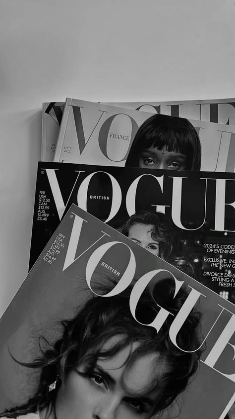 Vogue Model Aesthetic, Vintage Vogue Aesthetic, Vogue Magazine Aesthetic, Iphone Wallpaper Black And White, Wallpaper Moda, Wallpaper Iphone Black And White, Black And White Vogue, Fashion Wallpaper Iphone, High Fashion Aesthetic