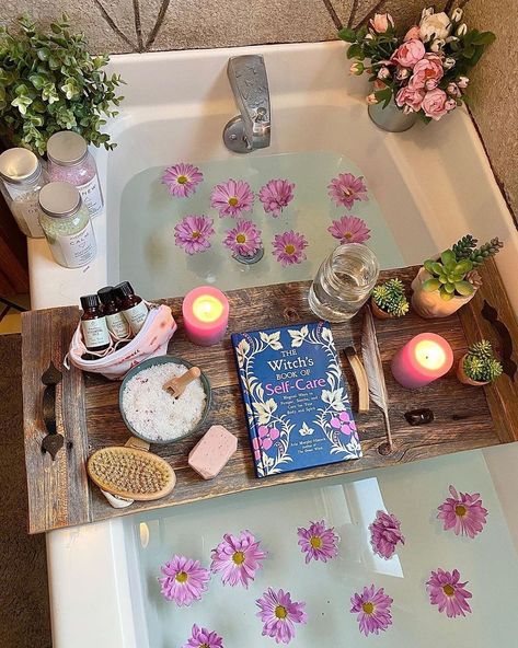 Water Magic 🔮 💫 ✨ 📷 karissa.marie.xo #witch #witchy #witchcraft #witches #witchesofinstagram #wicca #wiccan #witchyvibes #witchythings #witchystuff #witchystyle #witchyways #magick #magickal Aesthetic Bath, Bath Aesthetic, Spiritual Bath, Witch Books, Witch Aesthetic, Relaxing Bath, Green Witch, Bath Tub, A Book