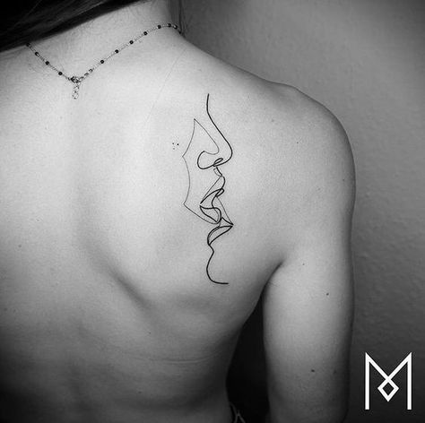 One lined kiss tattoo on the back of the shoulder | www.otzi.app Left Side Tattoos For Women, Mo Ganji Tattoo, Mo Ganji, Kiss Tattoos, Tato Minimal, One Line Tattoo, Gemini Tattoo, Silhouette Tattoos, Inspiration Tattoos