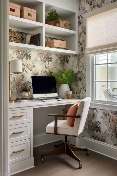 Walk In Closet Room Ideas Small Spaces, Small Fitted Home Office, Small Home Office Closet, Office In Small Living Room, Pocket Office Ideas, Closet Office Ideas Small Walk In, Small Office Nook, Small Office Space Ideas, Tiny Office Space Ideas