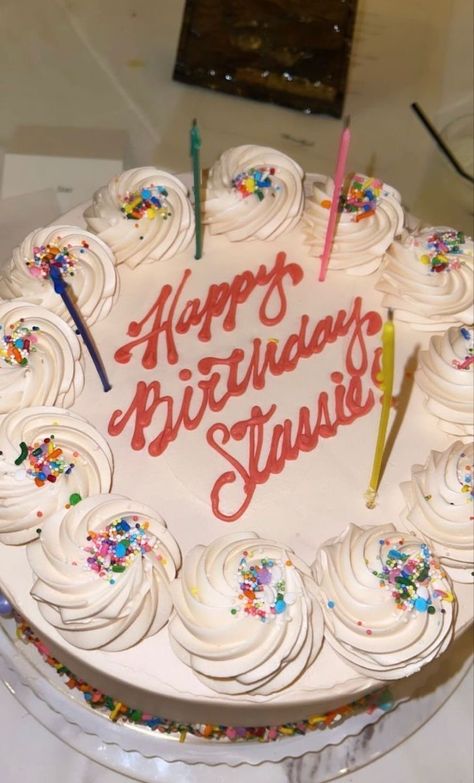 Birthday Writing On Cake, Happy Birthday Writing On Cake, Happy Birthday On Cake, Birthday Frosting, Birthday Writing, Happy Birthday Writing, Happy Birthday 18th, Cake Writing, Cute Cakes