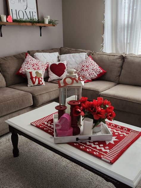 Valentines Decorating Ideas For The Home, Kitchen Valentines Decor, Deco Table Saint Valentin, February Decorating Ideas Home, Vintage Valentines Day Decor, Valentines Day Decorations For Home Diy, Valentine Office Decor Work Spaces, Valentines Living Room Decor, Valentine’s Day Home Decor