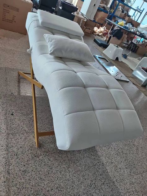 WhatsApp: +86 18102707149 Email: sales@kakalaz.com Eyelash Beds, Curve Lash Bed, Lash Bed Comfort, Lash Beds, Ergonomic Lash Bed, Studio Lash, Lash Bed, Lash Designer, Beauty Salon Furniture