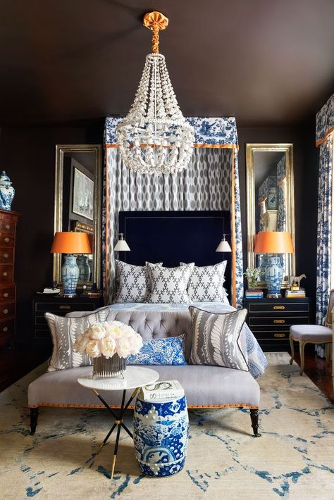 Salon Art Deco, Grand Millennial, Chinoiserie Chic, Pretty Room, Blue Bedroom, Interior Deco, White Bedroom, Art Deco Interior, White Decor